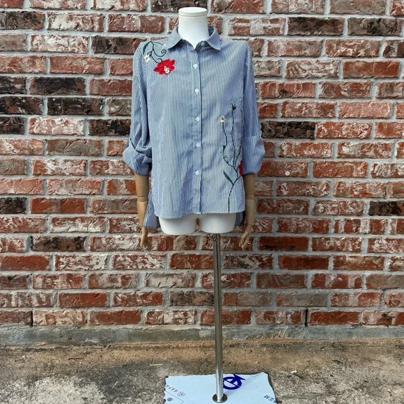 Kontrol vintage ‘00s pinstriped, embroidered long sleeve top / S / EUC - Picture 9 of 14